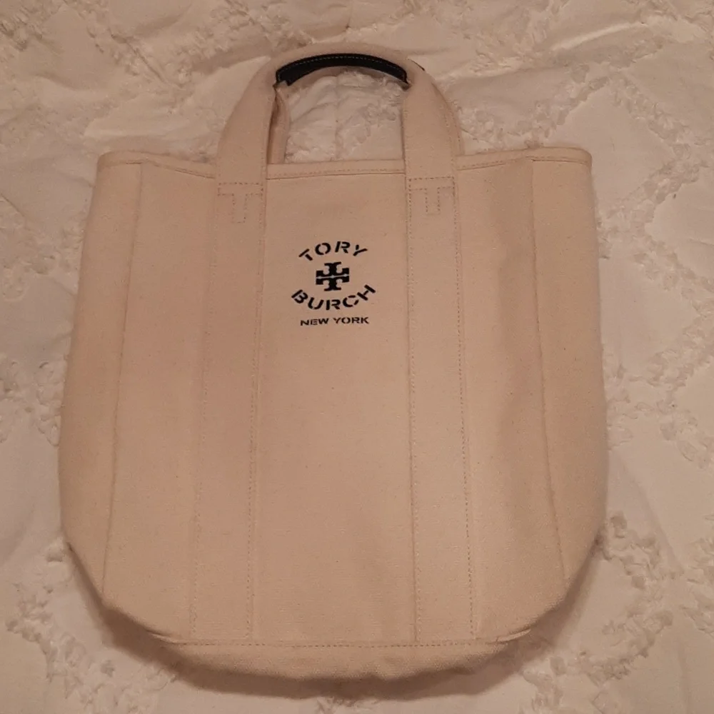 TORY BURCH Natural Canvas Logo Tote Bag - Picture 2 of 13
